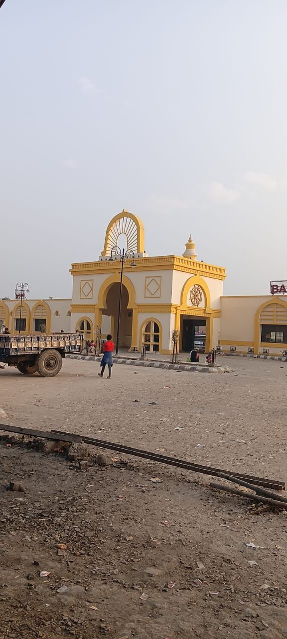 बढ़नी रेलवे स्टेशन पर यात्रियों के लिए सुविधाएं अब सवालों के घेरे में