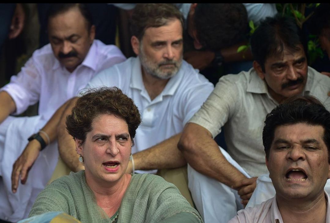 दिल्ली प्रदर्शन: राहुल गांधी और प्रियंका गांधी के खिलाफ तीन FIR