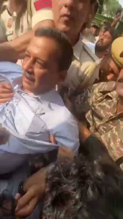 दिल्ली में प्रदर्शन के दौरान बड़े पैमाने पर धरपकड़, 5,000 से अधिक लोगों को हिरासत में लिए जाने की खबर