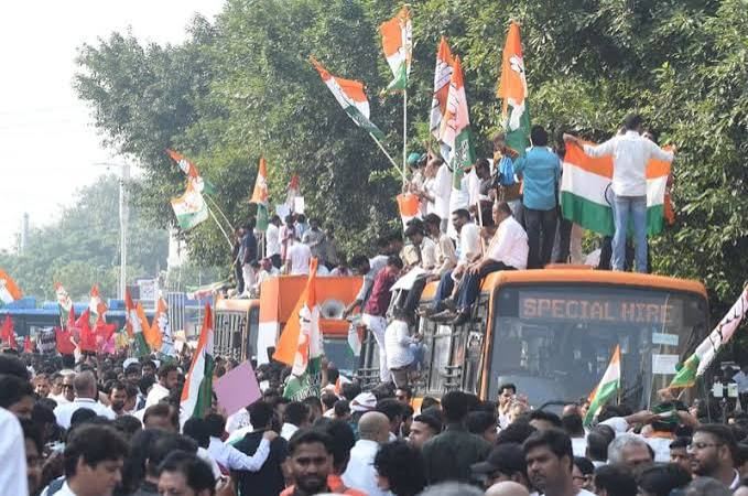 दिल्ली में विपक्ष का मार्च: राहुल गांधी समेत कई नेता बस से सुप्रीम कोर्ट की ओर बढ़े, SIR पर उठाए सवाल
