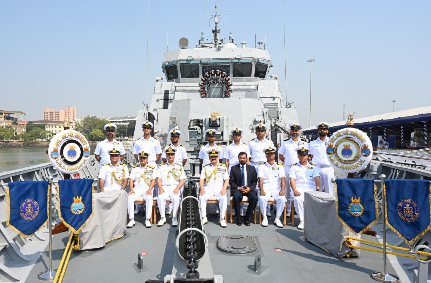 भारतीय नौसेना में शामिल हुआ INS Mangrol, उथले समुद्री क्षेत्रों में पनडुब्बियों का पता लगाने में मिलेगी मदद