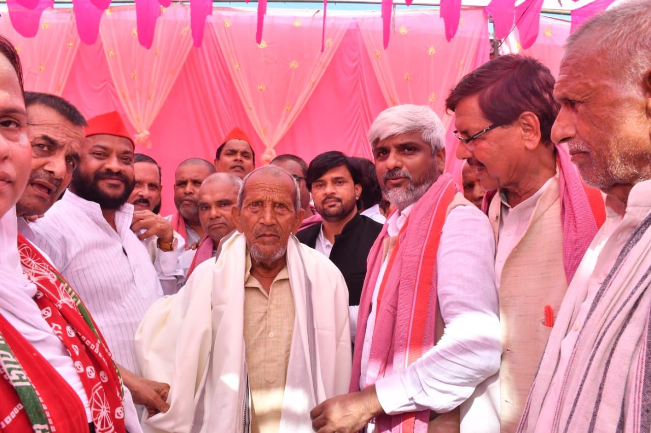 बृजभूषण तिवारी की जयंती पर 500 सहयोगियों का सम्मान, 2027 में अखिलेश को सीएम बनाने का संकल्प