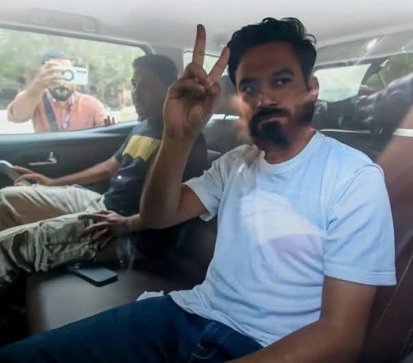 अभिजीत दीपके सशर्त रिहा किए गए